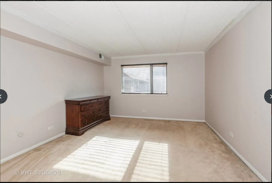 Building Photo - 5S066 Pebblewood Ln