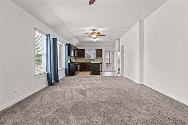 Building Photo - 5800 Marostica Ln