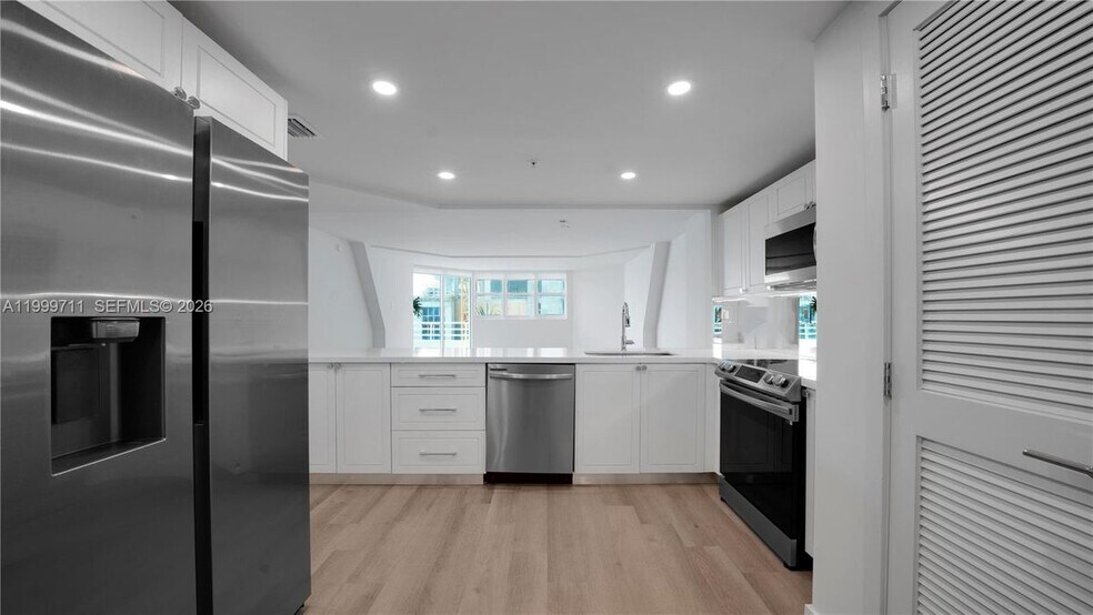 Building Photo - 555 NE 34th St