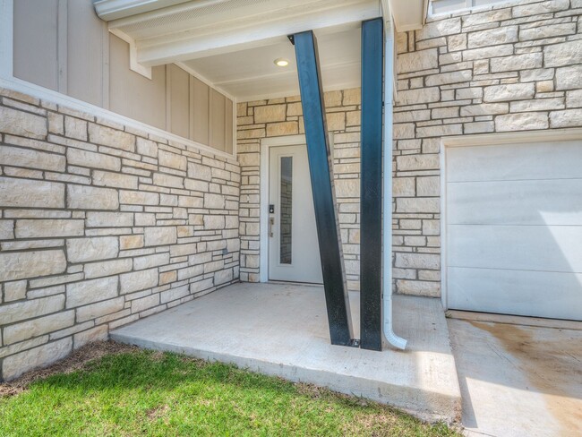 Building Photo - Beautiful New Construction Home in Edmond