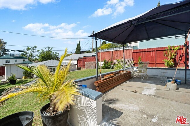 Building Photo - 3493 Meier St