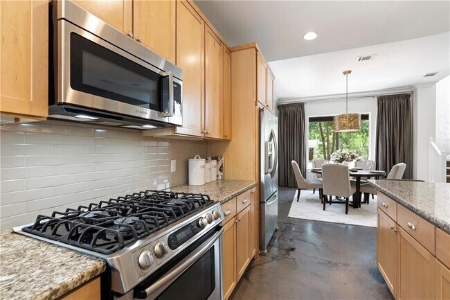 Building Photo - 5010 Finley Dr