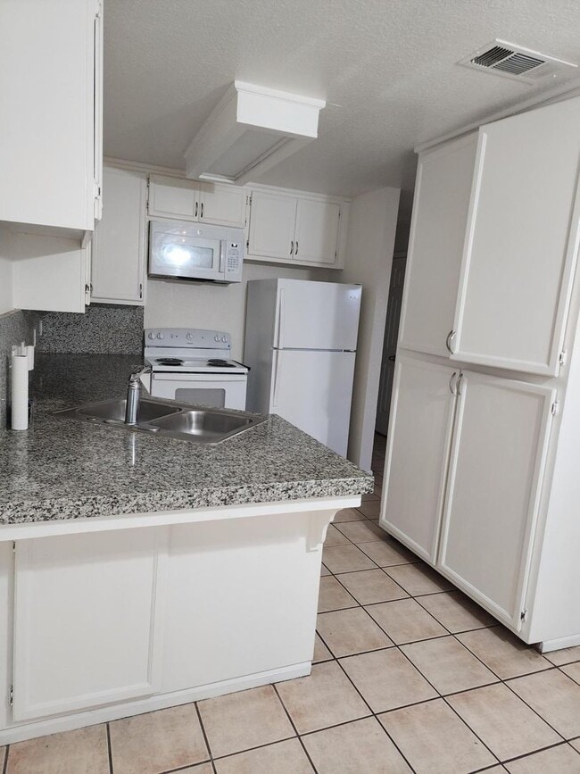 Building Photo - 1953-1955 Glen Ridge Dr