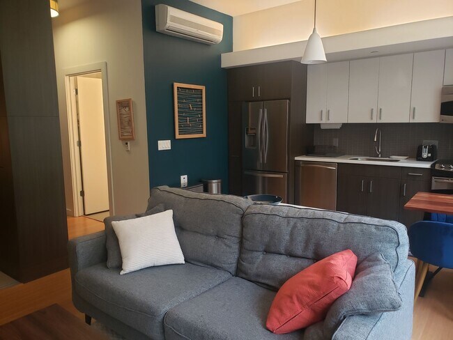 Building Photo - Furnished Condo in Overlook Neighborhood!