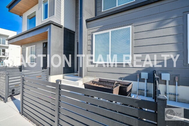 Building Photo - 304 S 1150 W