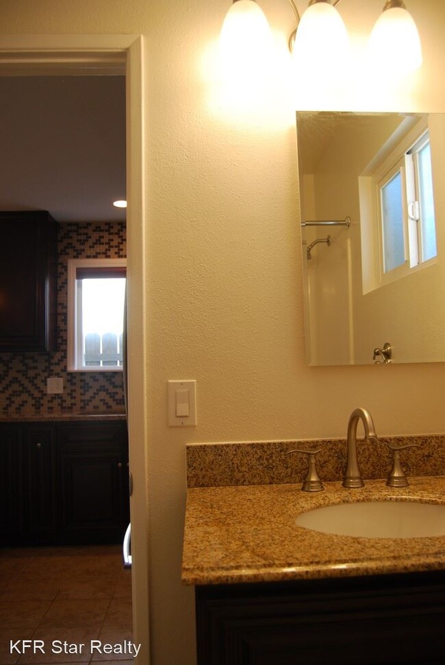 Building Photo - 3 br, 2 bath House - 1116 Persimmon Avenue