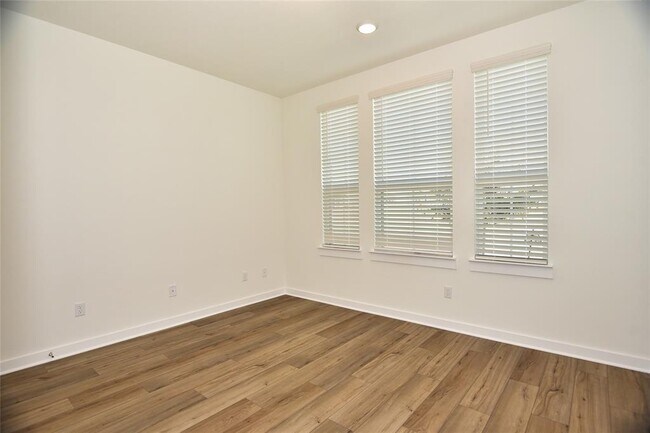 Building Photo - 1804 Homestead Farms Dr