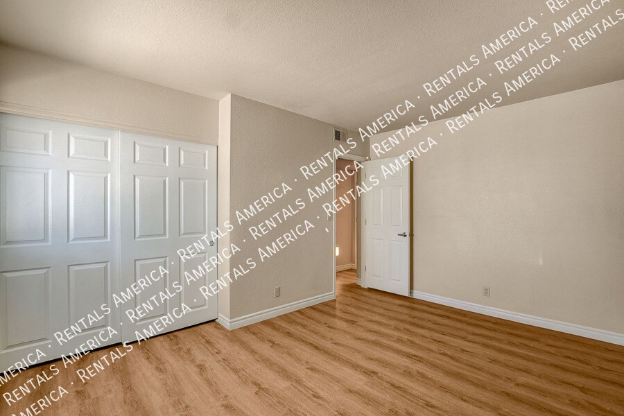 Building Photo - 4310 Sandy River Dr