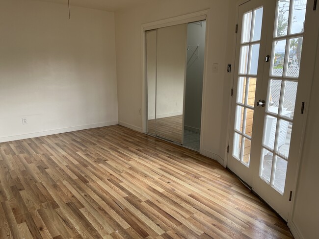 Same bedroom - 1400 N Whitnall Hwy