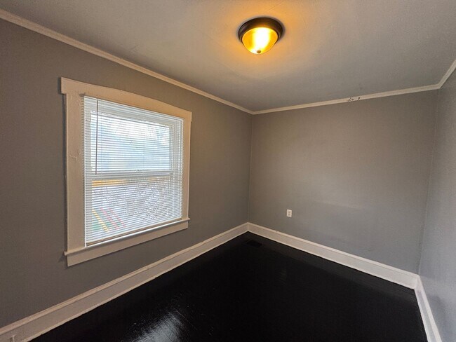 Building Photo - 3632-3634 Birchwood Ave