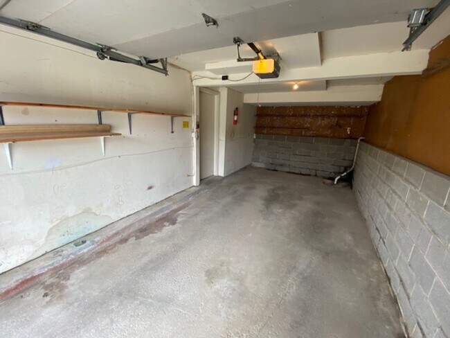 Building Photo - 1809 Minturn Dr