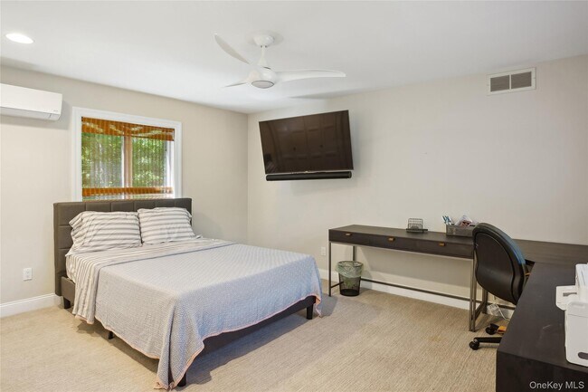 Building Photo - 8 Indian Pipe Dr