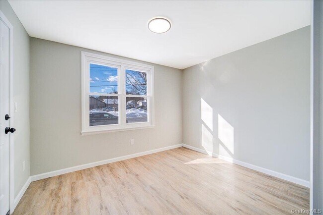 Building Photo - 108 Pine St