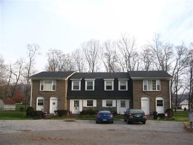 Primary Photo - 1601-1602 Friendship Dr