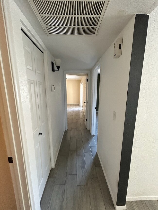 Building Photo - Beautifully Updated 3-Bed, 2-Bath Home in ...