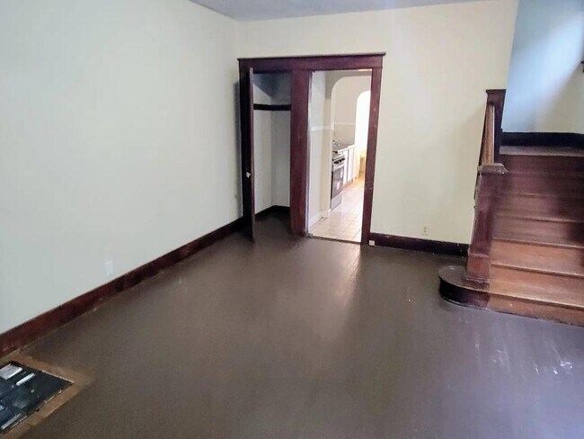 Building Photo - 33 E Norman Ave