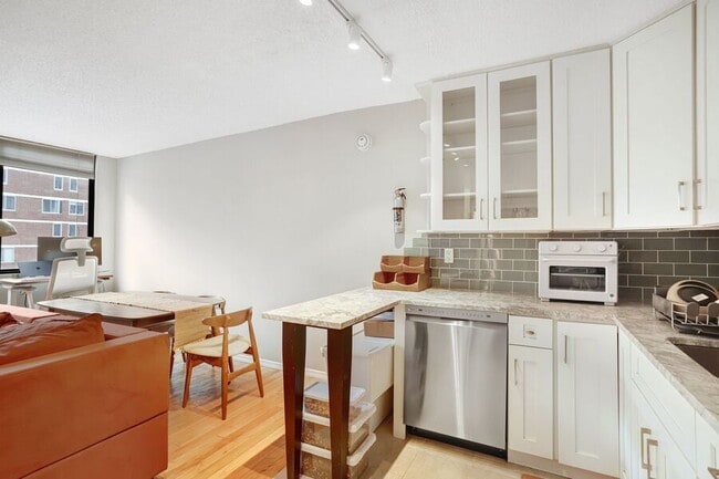 Building Photo - 1245 13th St NW