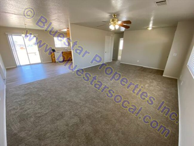 Building Photo - Just listed in Hesperia!!!
