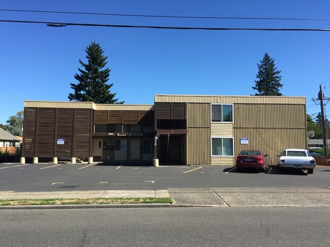 Building Photo - 5330 SE 72nd Ave