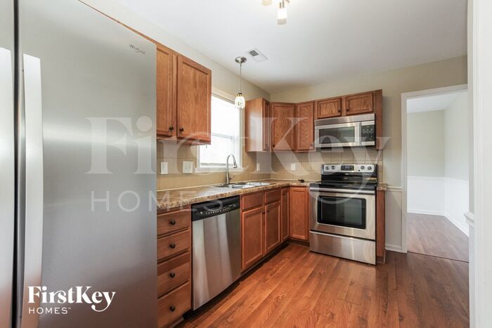 Building Photo - 6015 Trailshead Dr