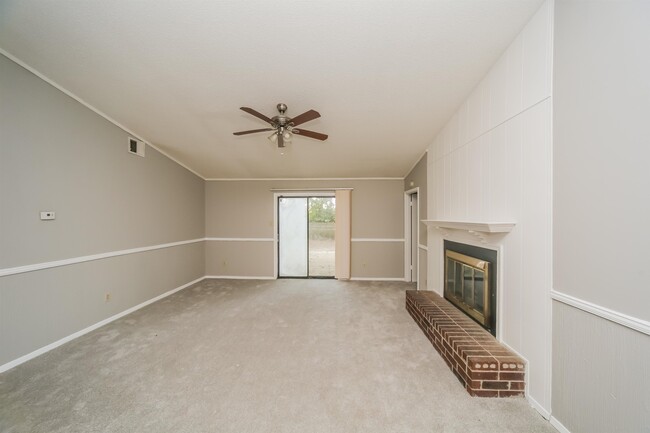 Building Photo - 5722 Ballenmoor Dr