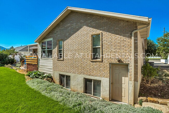 Building Photo - 1352 N 1000 W