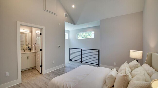 Building Photo - 7204 Meador Ave