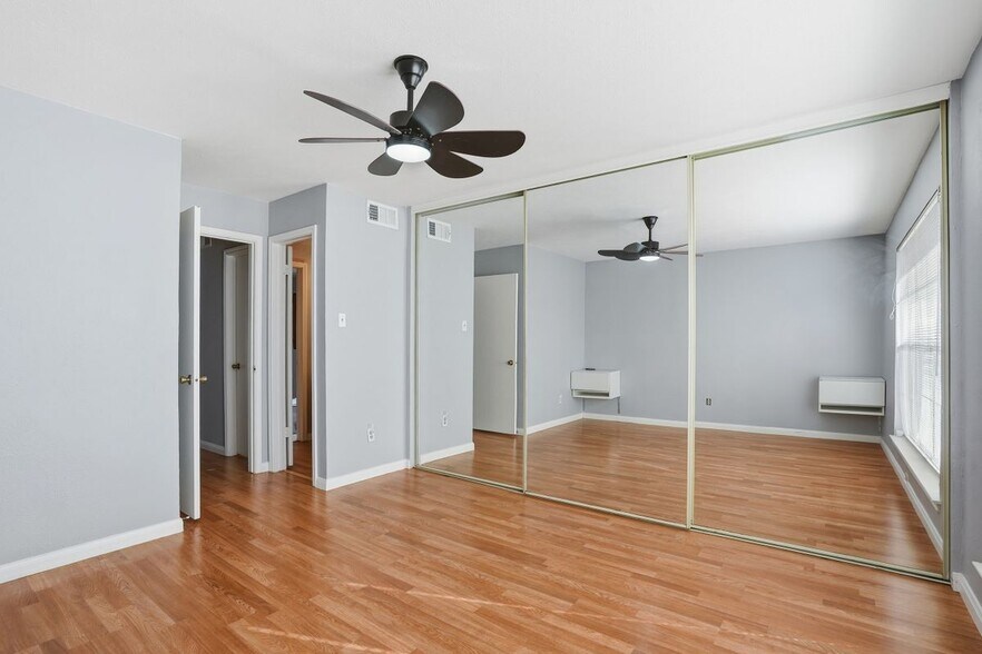 Building Photo - 2535 Wedglea Dr