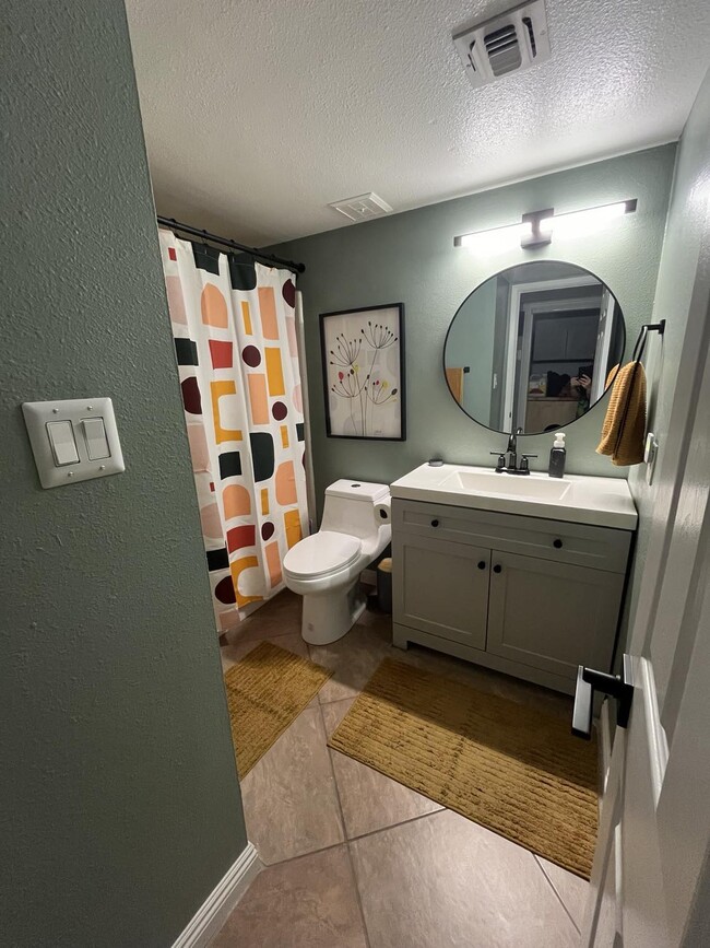 Guest bathroom - 9440 N 52nd Ln