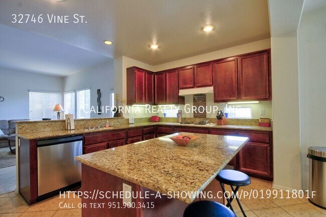 Building Photo - 32746 Vine St