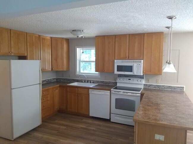 Building Photo - 3516 Marquis Dr