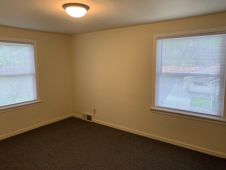 Building Photo - 705 E Rudisill Blvd