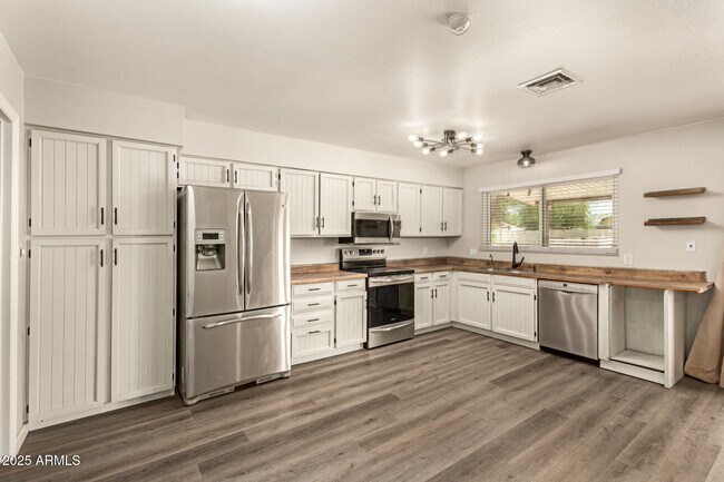Building Photo - 3713 W Villa Rita Dr