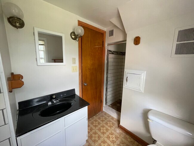 Building Photo - 3958 E Plankinton Ave