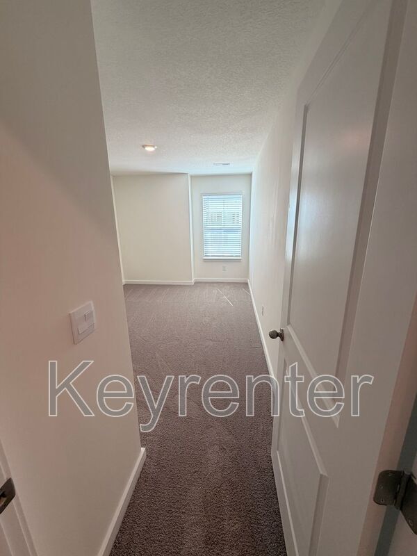 Building Photo - 7033 Randleman Dr