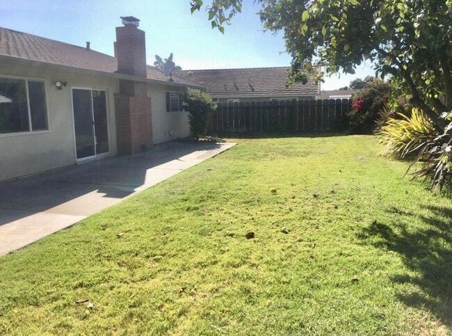 Building Photo - Montecito Estates 3 Bed/ 2 Bath Home