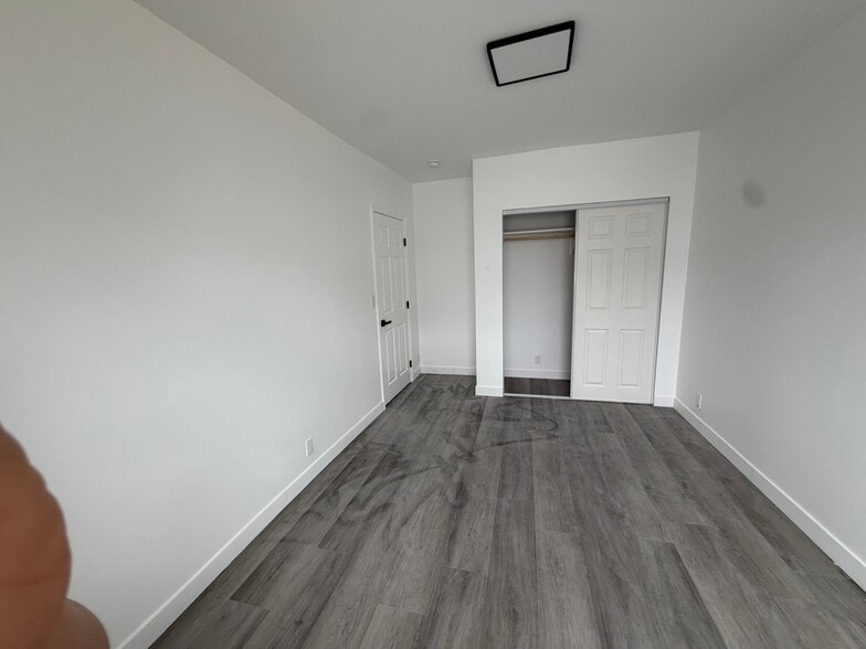 Building Photo - 14807 Eastwood Ave