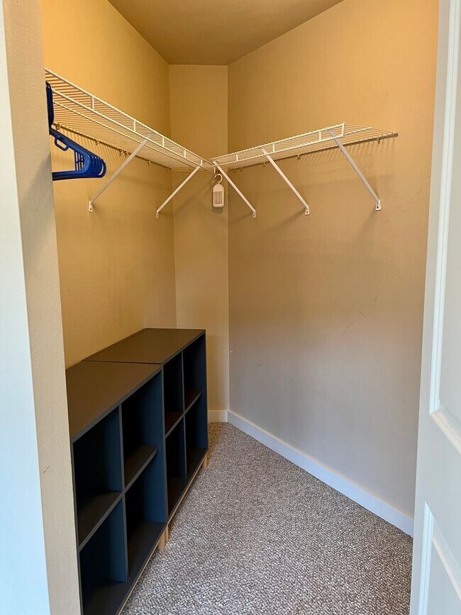 Building Photo - Spacious 2 Bedroom Condo at the Tobira – Central Location