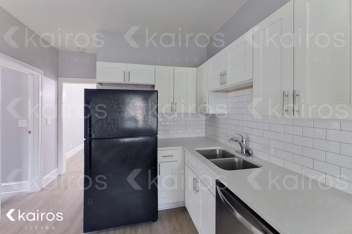 Building Photo - 8622 S Justine St