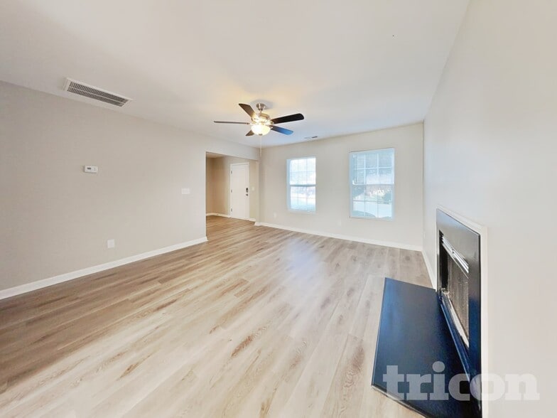 Building Photo - 3615 Cyrus St