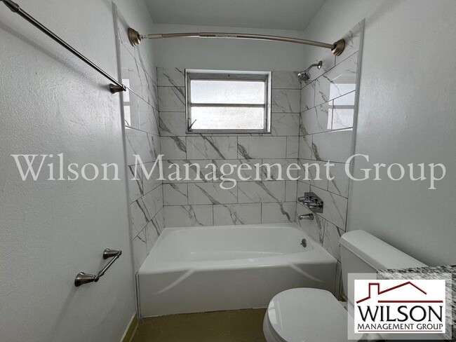 Building Photo - 2210 Musselwhite Ave