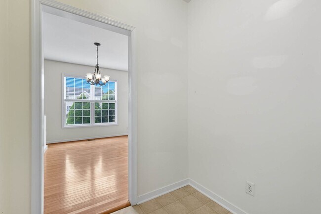Building Photo - 22030 Lake Jordan Dr