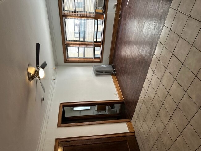 Building Photo - 5480 S Cornell Ave