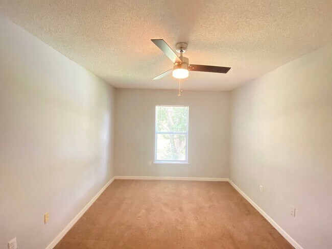 Building Photo - 14138 Econ Woods Ln