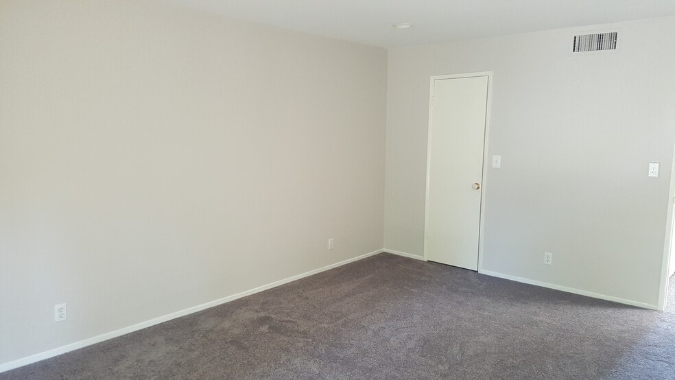 Master Bedroom - 638 Wilcox Ave
