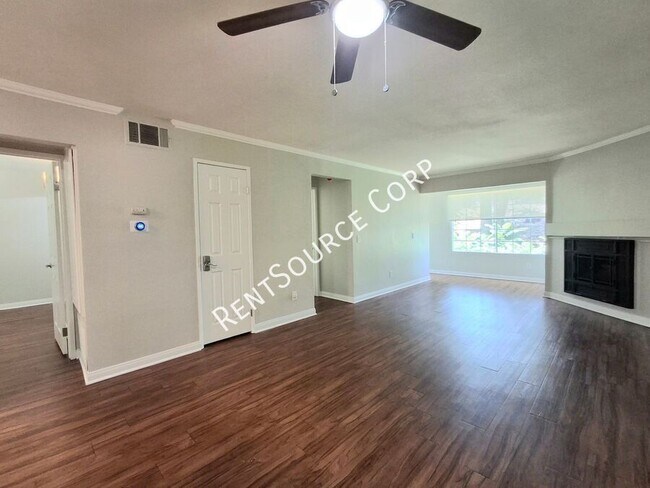 Building Photo - 5525 Canoga Ave