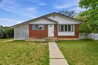 Building Photo - 10712 Loren Ln