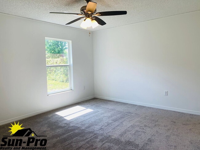 Building Photo - 1868 Umbrella Tree Dr