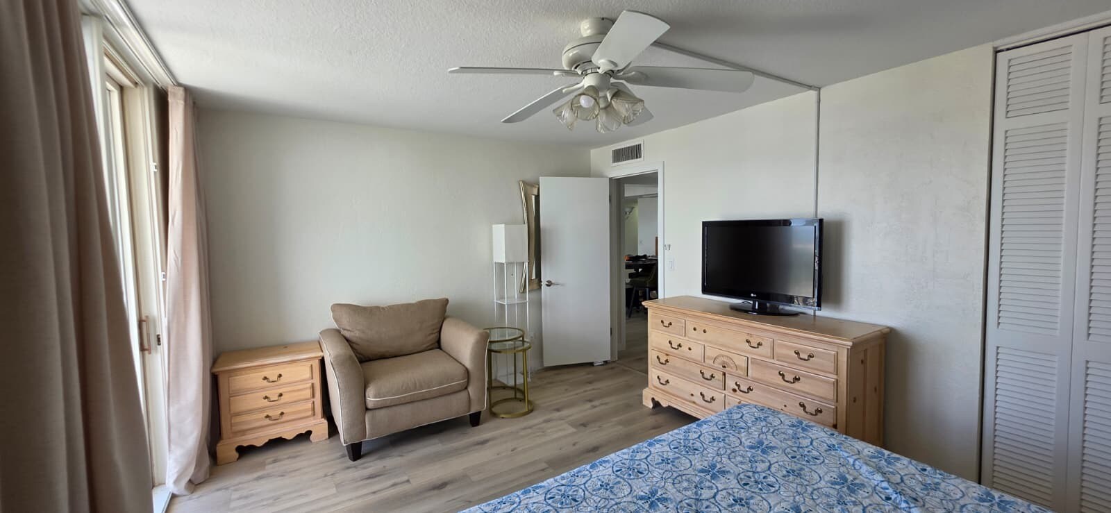 Building Photo - 3047 S Atlantic