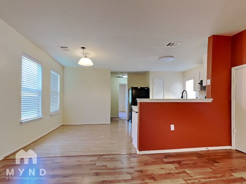 Building Photo - 18624 Great Falls Dr